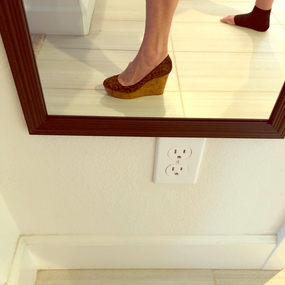 Super Sexy Christian Louboutin wedgies.